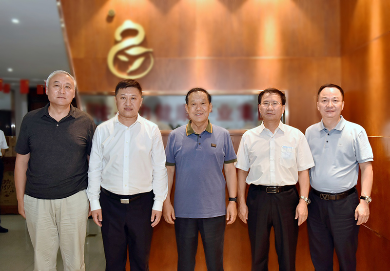 十二届全国政协副主席刘晓峰到我会长春会员企业考察调研