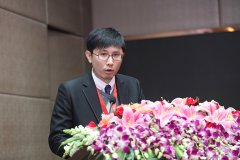广东万达控股集团总裁黄壮雄在年会上发言