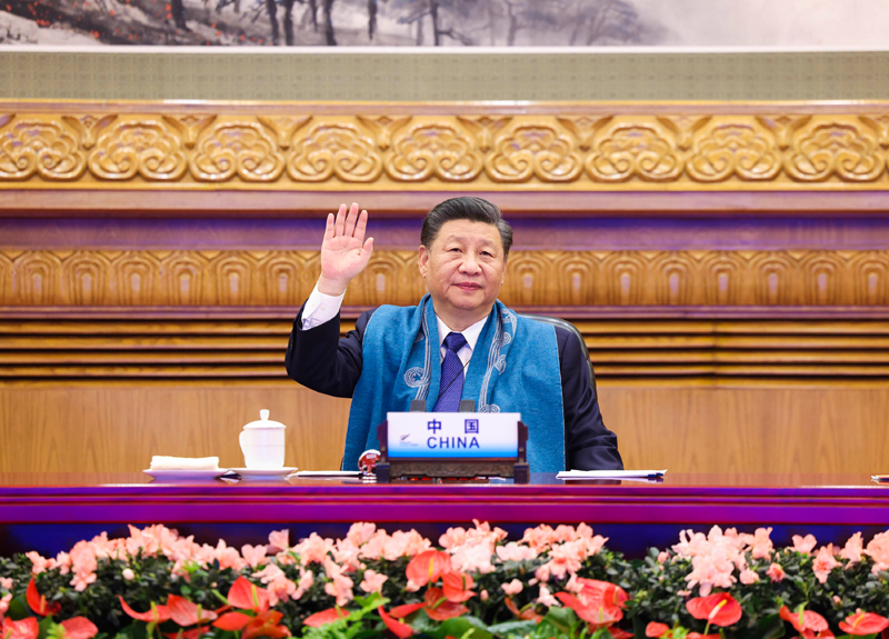 习近平出席亚太经合组织第二十八次领导人非正式会议并发表重