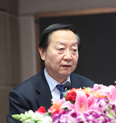 全国政协常委、经济委员会副主任、工业和信息化部原部长李毅中主旨演讲