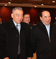 十一届全国政协副主席：阿不来提•阿不都热西提与王治国会长亲切交谈