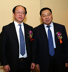 执行会长路印林与贵州省政协副主席、省工商联主席李汉宇合影