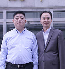 秘书长方国辉与霸州市市长房欣合影