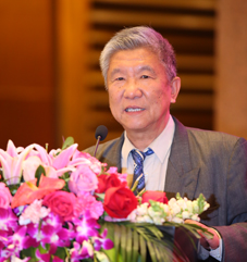 全国人大研究员、中国法学会消费者权益保护法研究会会长河山教授做主旨演讲