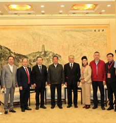 刘晓峰副主席、李毅中部长与会领导及嘉宾合影
